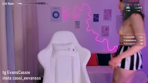 Snapshot of cassie_evansss chatting on 02.01.25 Cassie online show from 02.01.25
