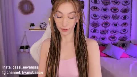 Snapshot of cassie_evansss chatting on 03.02.25 Cassie online show from 03.02.25