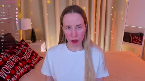 Snapshot of cassie_kelman chatting on 12.21.24 Cassie online show from 12.21.24