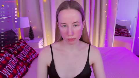 Snapshot of cassie_kelman chatting on 12.21.24 Cassie online show from 12.21.24