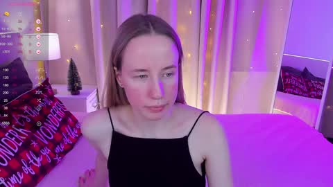 Snapshot of cassie_kelman chatting on 12.29.24 Cassie online show from 12.29.24