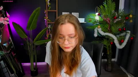 Snapshot of cassiecool chatting on 12.27.24 assie online show from 12.27.24