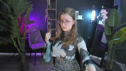 Snapshot of cassiecool chatting on 01.23.25 assie online show from 01.23.25