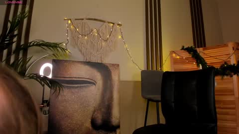 Snapshot of cassiecool chatting on 01.30.25 assie online show from 01.30.25