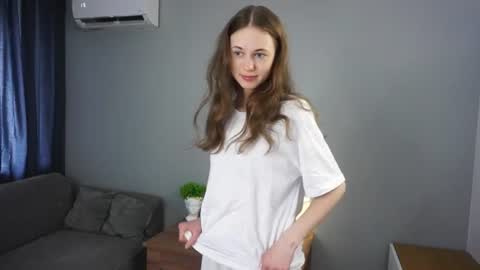 Snapshot of cassiehorridge chatting on 06.20.26 Alice online show from 06.20.26