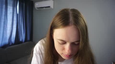 Snapshot of cassiehorridge chatting on 06.24.26 Alice online show from 06.24.26