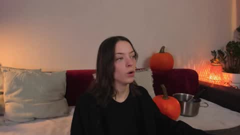  cassandra  online show from 10.28.25