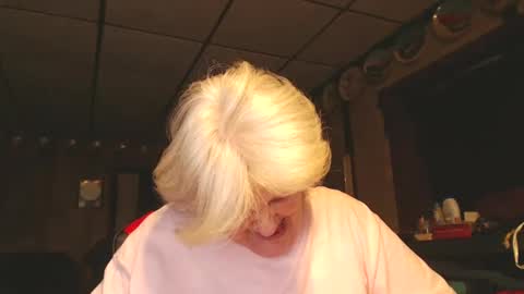Snapshot of cat9paw chatting on 12.29.24 cat online show from 12.29.24