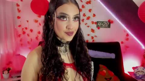 Cata green model independient online show from 02.10.25