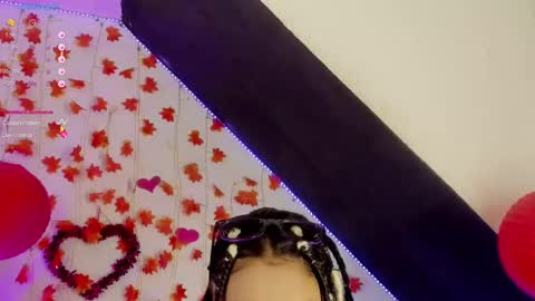 Cata green model independient online show from 02.19.25