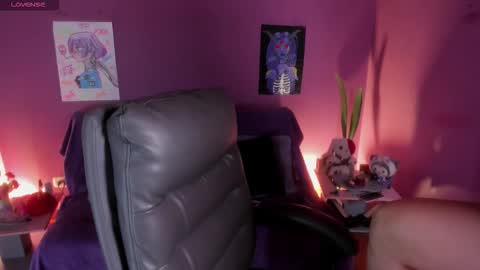 Cata green model independient online show from 03.16.26