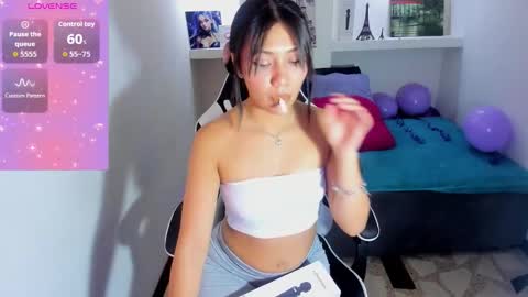 Snapshot of catalehia_milk chatting on 10.01.25 C A T A L E H I A online show from 10.01.25