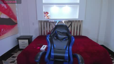 Snapshot of catalehia_milk chatting on 10.15.25 C A T A L E H I A online show from 10.15.25