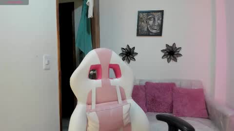 Snapshot of cataleya_sub_ chatting on 10.20.25 cataleya_sub_ online show from 10.20.25