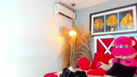 Snapshot of cataleyah_0726 chatting on 02.15.25 cata online show from 02.15.25