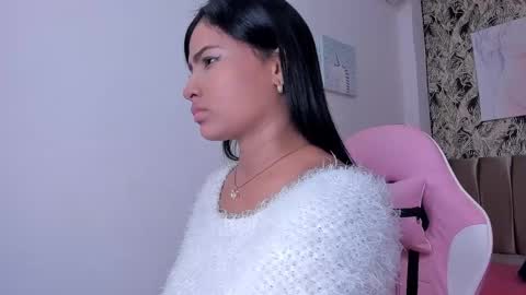 Snapshot of catalina_and_roger chatting on 01.10.25 Cata y Roger online show from 01.10.25