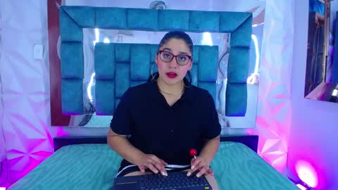 Catalina bustos online show from 02.26.25