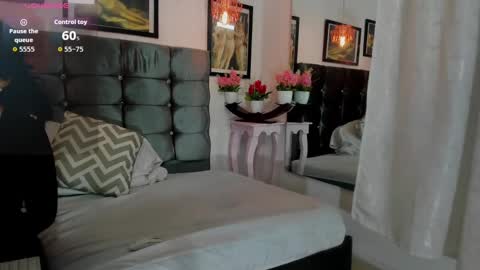 Snapshot of catalina_wheels chatting on 10.19.25 catalina_wheels online show from 10.19.25
