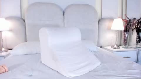 Snapshot of catalleya_hott chatting on 12.15.24 Call me Cata online show from 12.15.24