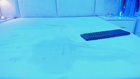 Snapshot of catalleya_hott chatting on 01.08.25 Call me Cata online show from 01.08.25