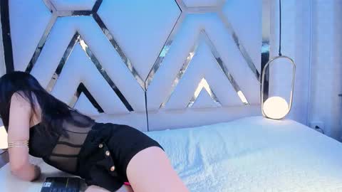 Snapshot of catarinamayer1 chatting on 10.27.25 catarinamayer1 online show from 10.27.25