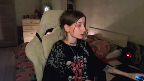 Snapshot of cath_dysphoria_ chatting on 09.22.25 CATH online show from 09.22.25