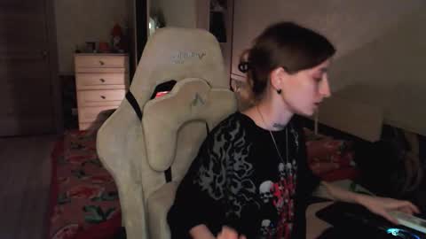 Snapshot of cath_dysphoria_ chatting on 09.23.25 CATH online show from 09.23.25