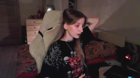 Snapshot of cath_dysphoria_ chatting on 09.25.25 CATH online show from 09.25.25