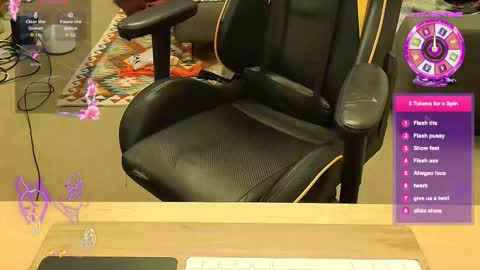 Snapshot of catherine76x chatting on 12.20.25 Catherinecuddles online show from 12.20.25