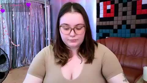 Snapshot of catherineclaire chatting on 07.17.26 catherineclaire online show from 07.17.26