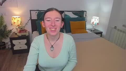 Catrin online show from 02.23.25