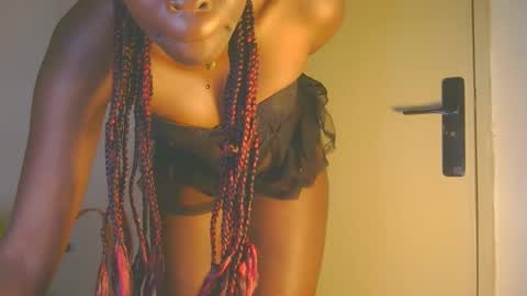 Snapshot of cathynoir chatting on 09.20.25 catrine online show from 09.20.25