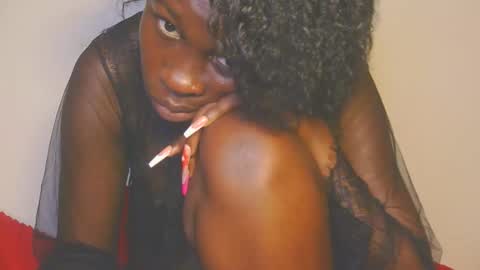 Snapshot of cathynoir chatting on 09.30.25 catrine online show from 09.30.25