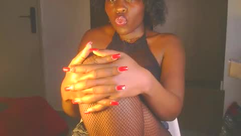 Snapshot of cathynoir chatting on 10.09.25 catrine online show from 10.09.25