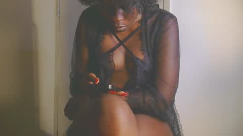 Snapshot of cathynoir chatting on 10.18.25 catrine online show from 10.18.25