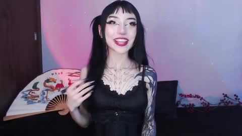 Cati help me reach my goal of 100 thumbs up again 3 online show from 01.13.25