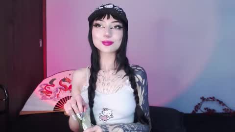 Cati help me reach my goal of 100 thumbs up again 3 online show from 01.23.25