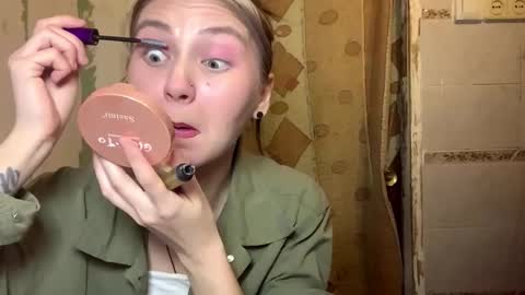 Lola online show from 10.30.25