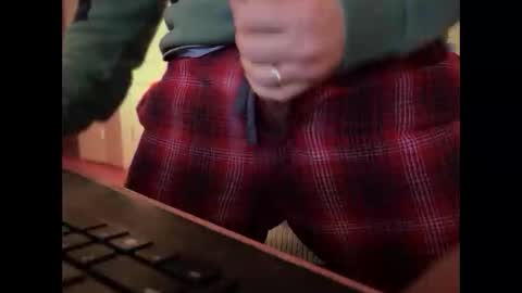 Snapshot of catmandoo21001 chatting on 12.28.24 catmandoo21001 online show from 12.28.24