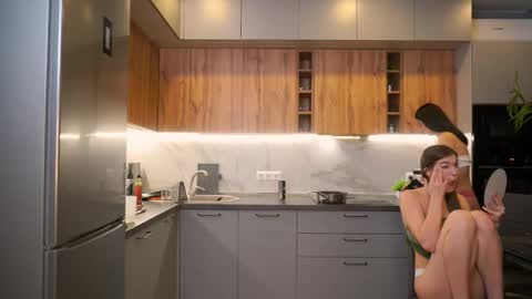 Snapshot of catolinanight chatting on 10.28.25 catolinanight online show from 10.28.25