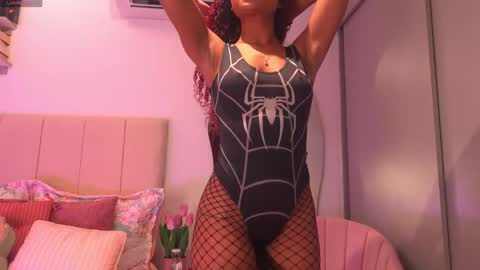 Snapshot of cattaleya_russ chatting on 10.07.25 catta 3 online show from 10.07.25