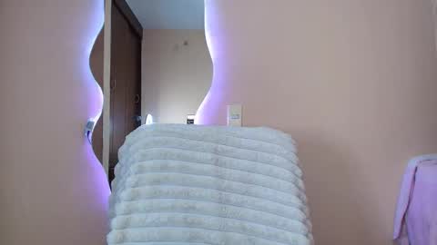 Cattleya online show from 11.16.25