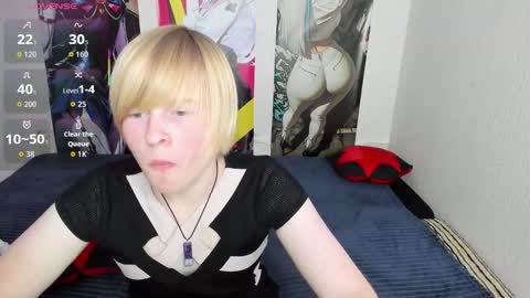 Snapshot of cattie_w_ chatting on 10.17.25 cattie_w_ online show from 10.17.25