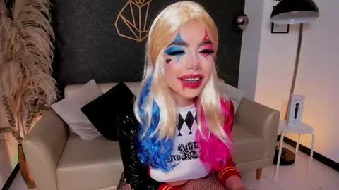 catvalentinee_ online show from 10.30.25