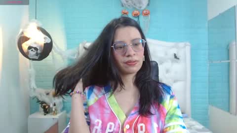 Snapshot of caty_angel chatting on 10.20.25 Caty online show from 10.20.25