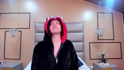 caylincollins online show from 10.19.25