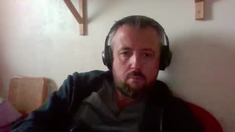 Snapshot of cebcool chatting on 11.22.25 Sb online show from 11.22.25