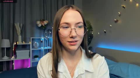 Josie Manesi online show from 03.09.25