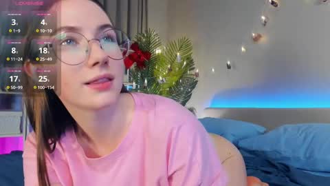 Josie Manesi online show from 03.12.25