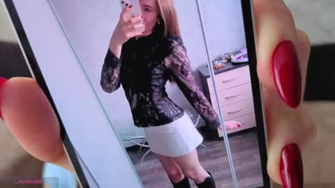 Snapshot of cel1ne_secret chatting on 04.16.26 Josie Manesi online show from 04.16.26